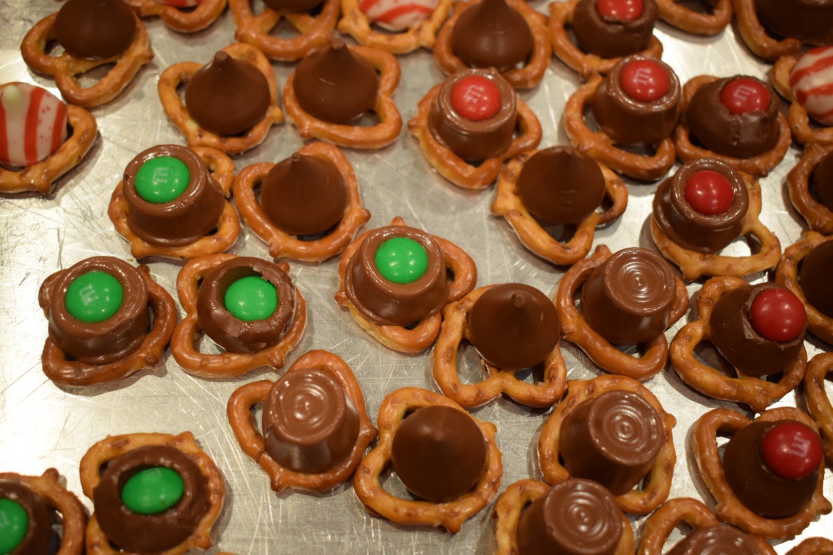 Festive Pretzel Candy Melts The Gingham Apron