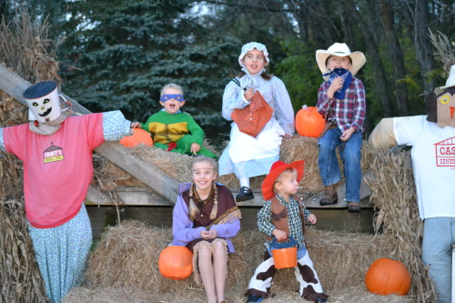 kids at Liiving History Farm