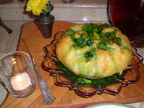 Encrusted Baked Brie with Pepper Jelly 