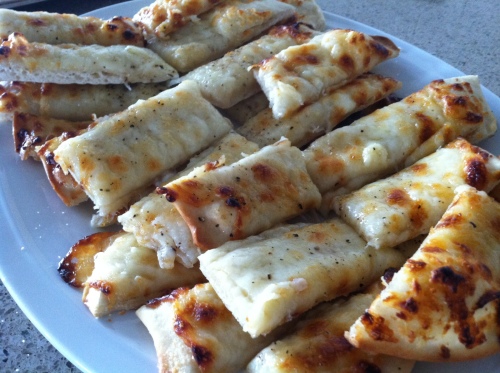 https://www.theginghamapron.com/homemade-cheesy-breadsticks/