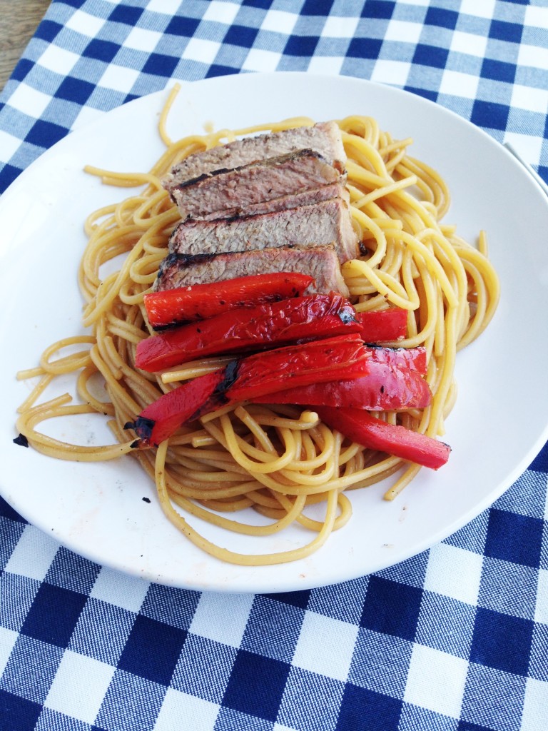 Easy Asian Noodles with Steak and Peppers