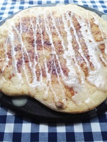 Cinnamon and Sugar Dessert PIzza