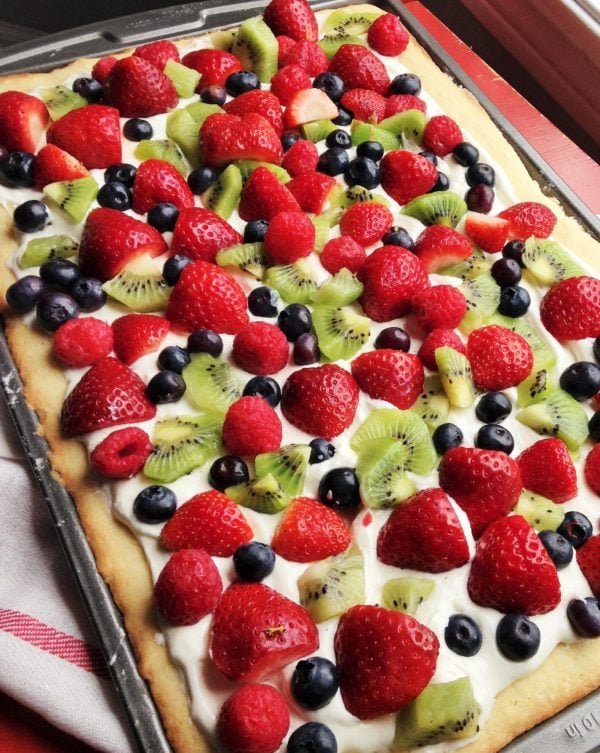 Quick and Easy Fruit Pizza The Gingham Apron