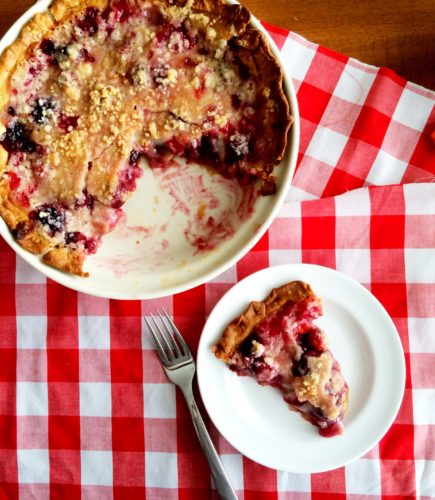 Crumb top cherry pie