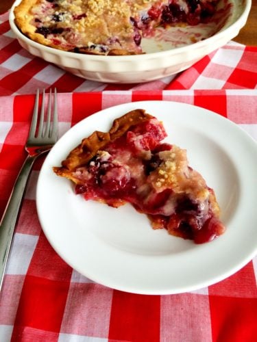 Crumb top cherry pie