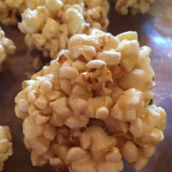 Caramel popcorn balls