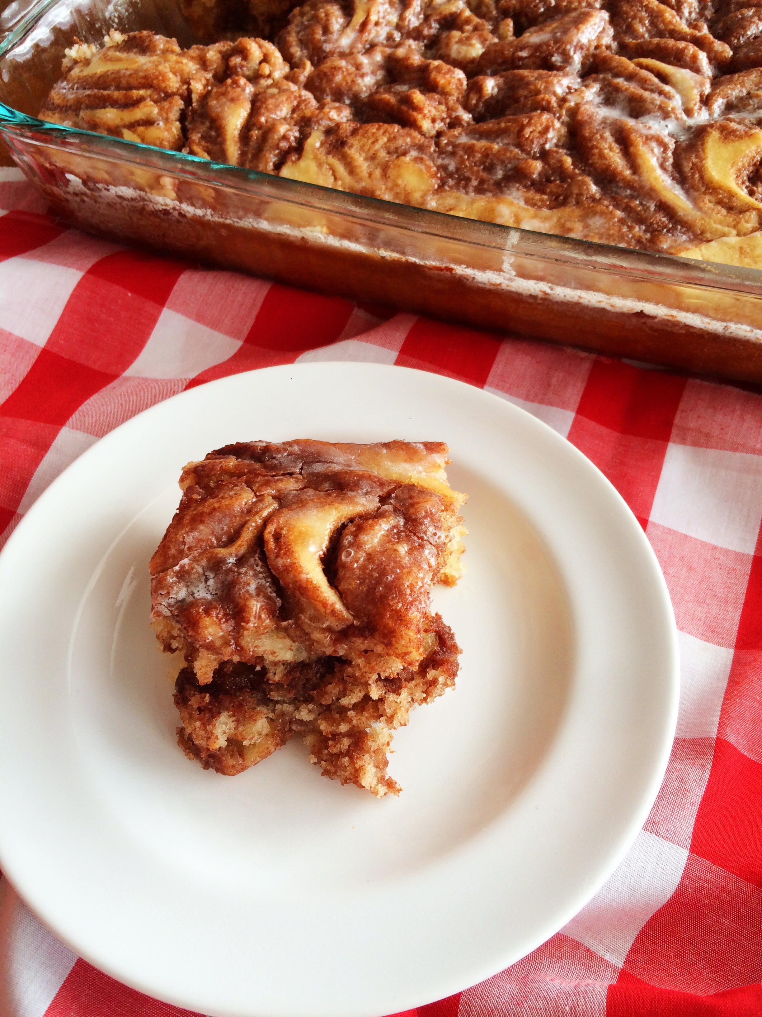 Cinnamon roll cake