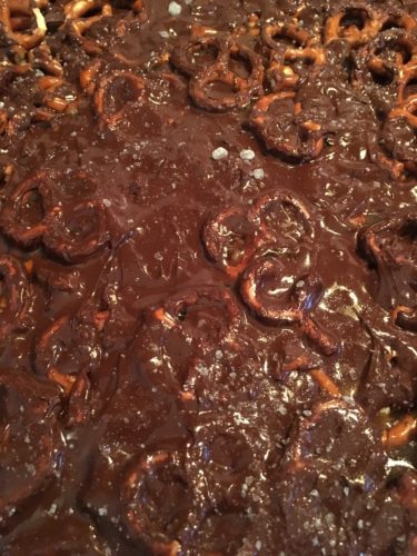 Snappers-Salted Caramel Dark Chocolate Pretzels