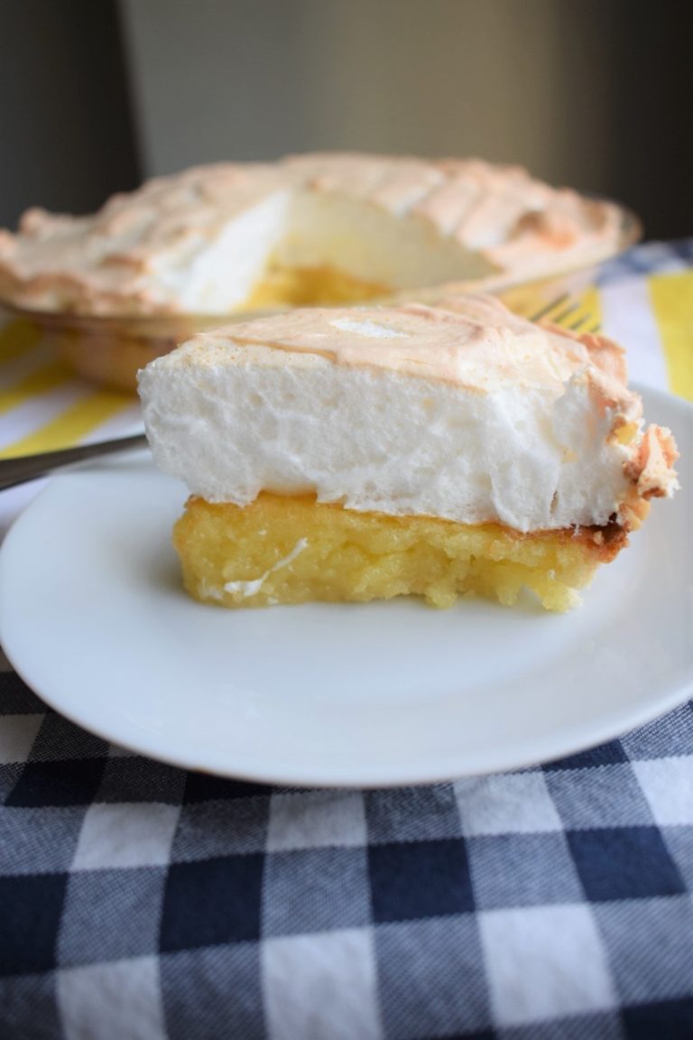 Quick and Easy Lemon Meringue Pie | The Gingham Apron