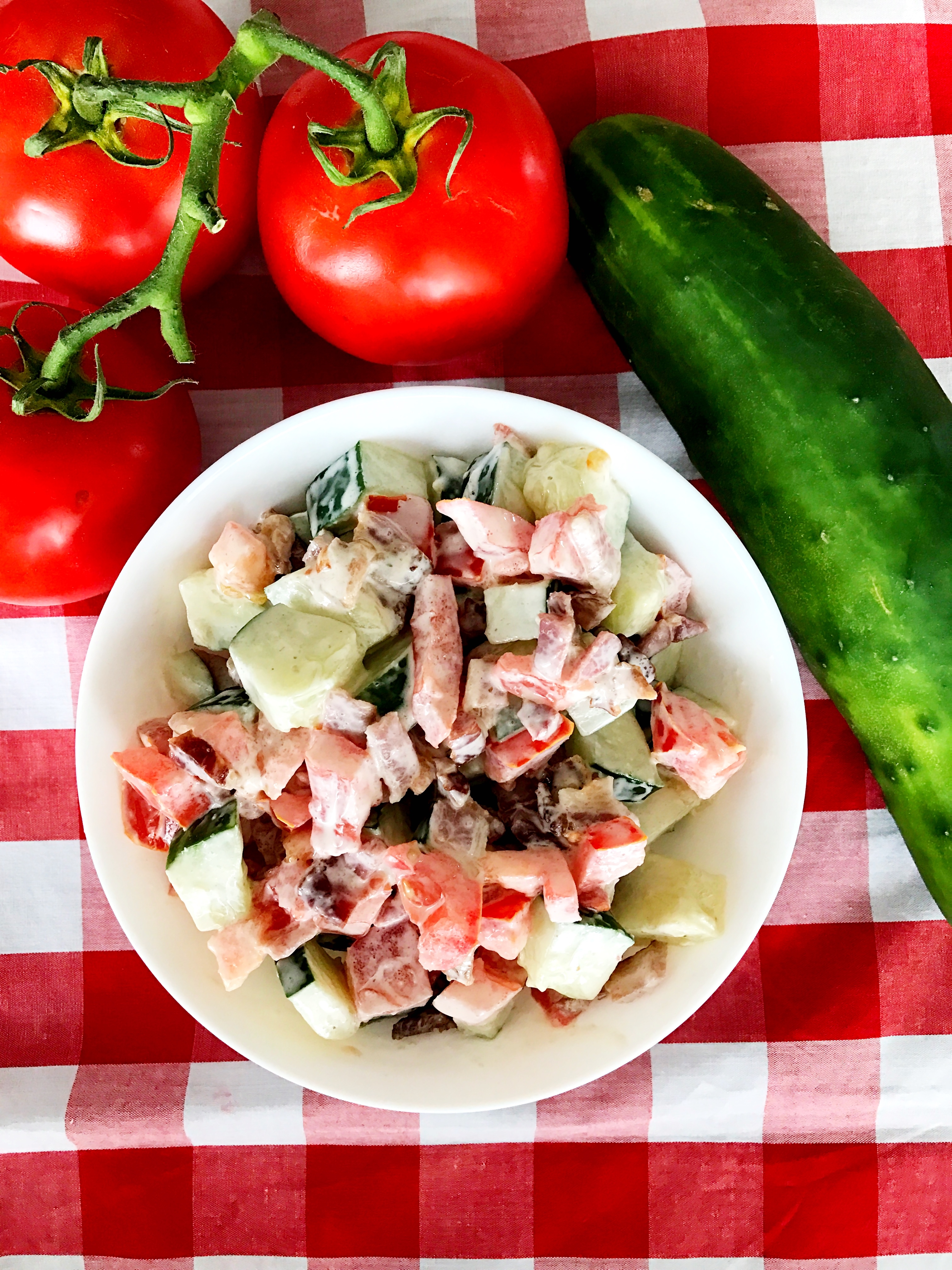 Bacon, tomato and cucumber salad