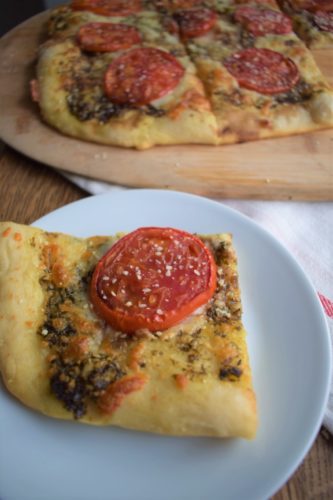 Simple Caprese Pizza