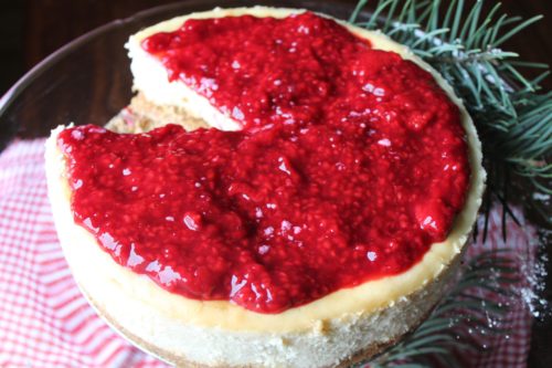 {Fancy} Cheesecake with Raspberry Sauce