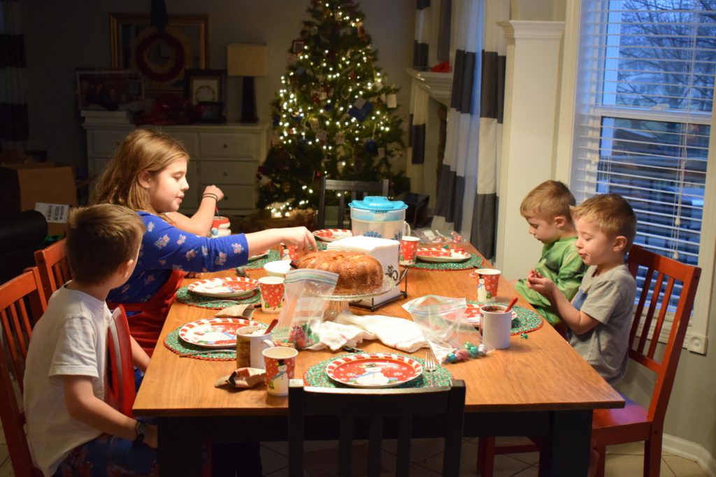 Cinnamon and Sugar Christmas Morning Cake 