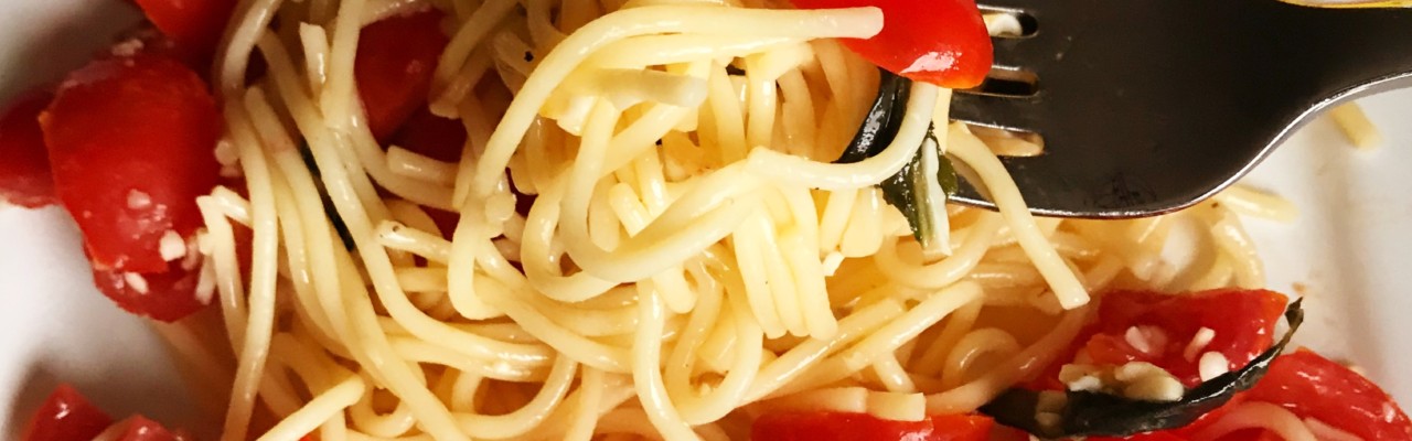 Fresh Tomato, basil and parmesan pasta
