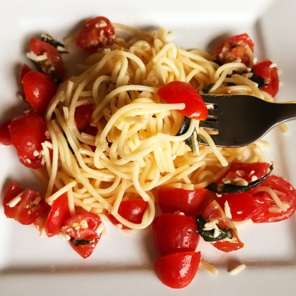 Fresh Tomato, basil and parmesan pasta