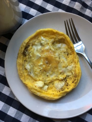 Low-carb, keto, microwave omelet