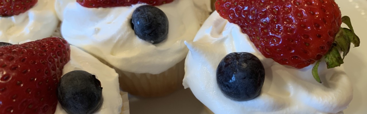 Fruity 4th of July Cupcakes